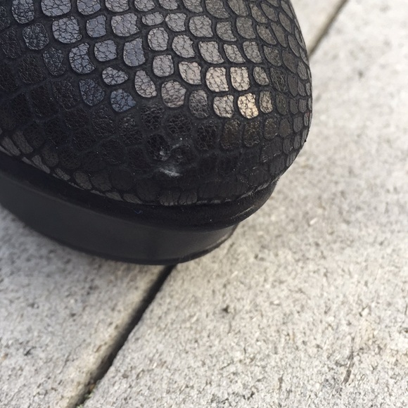 Black Aldo Heels - Picture 3 of 8